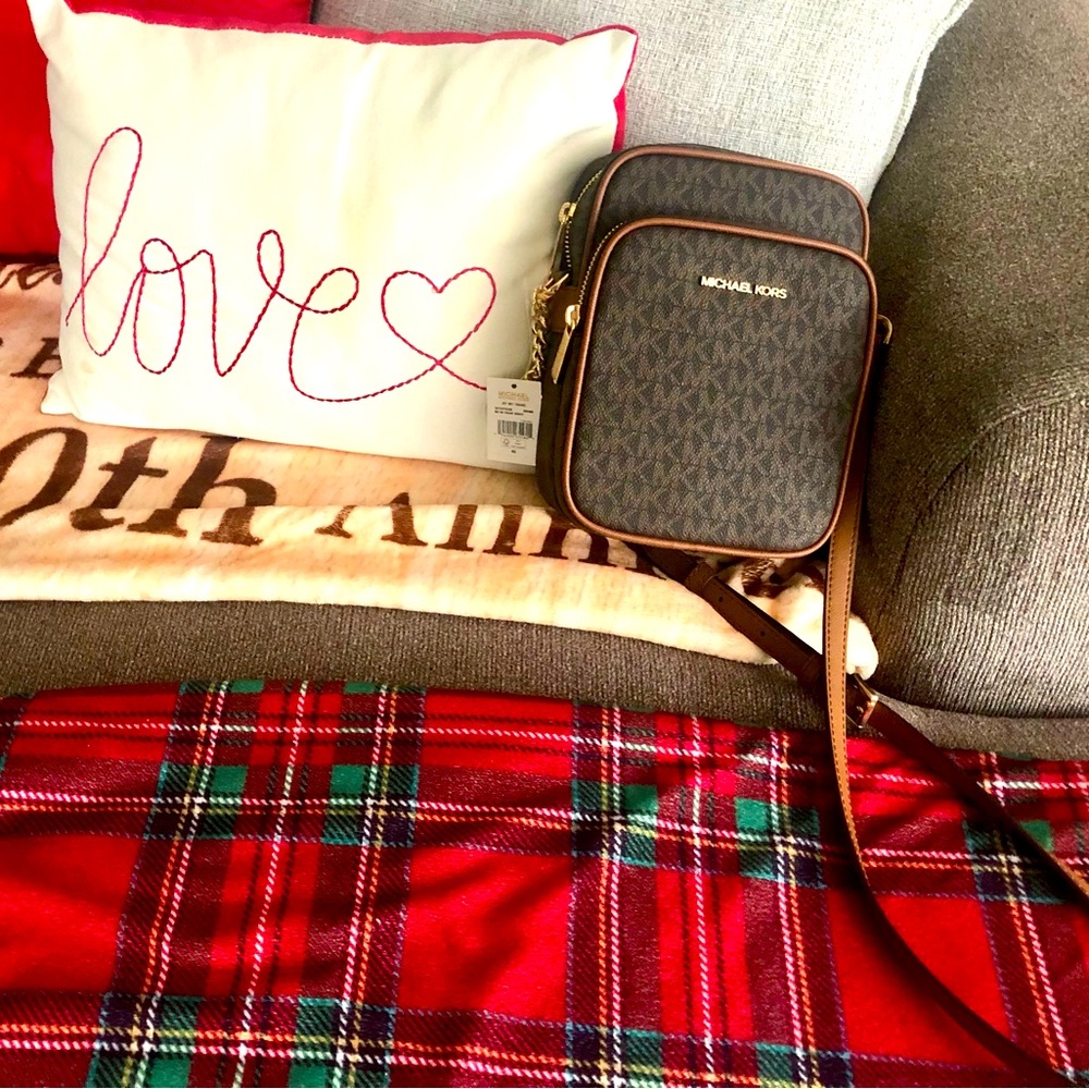 Michael Kors Jetset Crossbody purse (NWT)